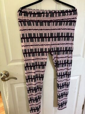 Lularoe Piano-Print Leggings